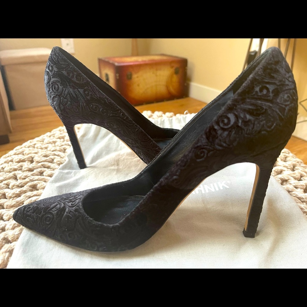 Manolo Blahnik Elegant Leather Shoes